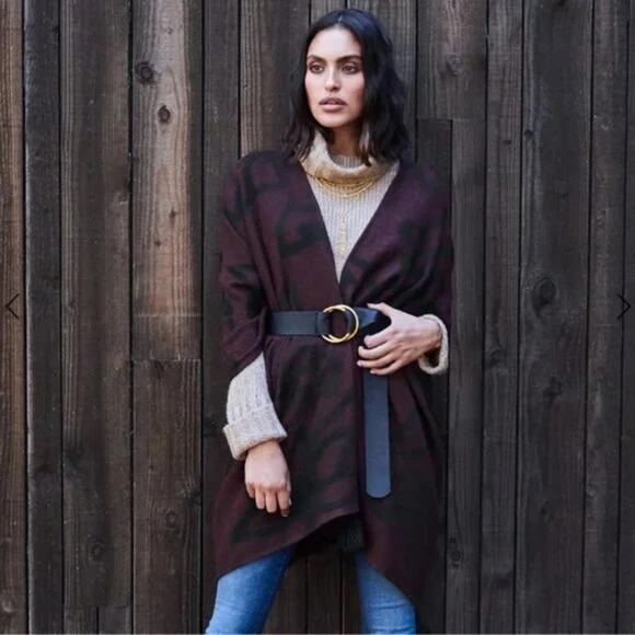 Anthropologie Cleobella Sevigny Capelet Poncho Cardigan Red Wine Black One Size - Picture 3 of 11